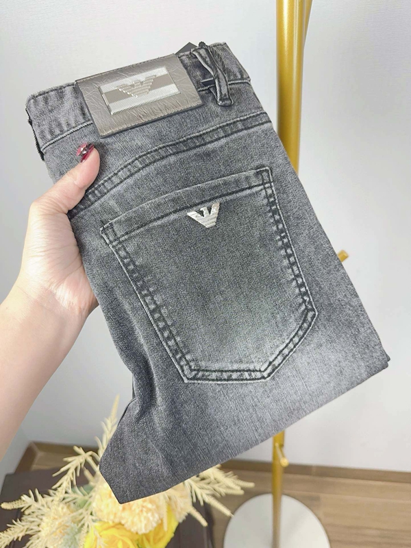 ブランドジーンズ正面デザイン